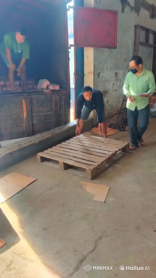 Kung Fu Practitioner Demonstrates Skills in Rustic Warehouse – AI Generated Video | Hailuo AI