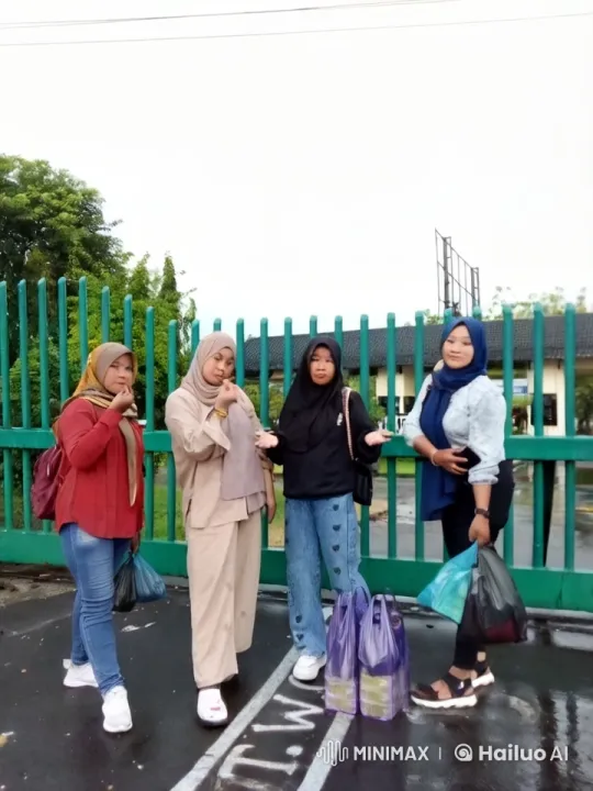 Women Practicing Kungfu in Front of Green Fence – AI Generated Video | Hailuo AI
