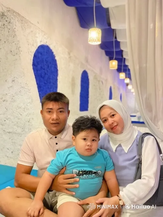 Family Conflict in Colorful Indoor Setting – AI Generated Video | Hailuo AI
