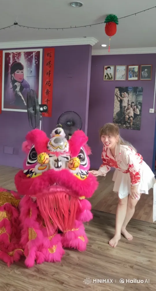 Pink Lion Dance: A Fusion of Chinese Culture and Martial Arts – AI Generated Video | Hailuo AI