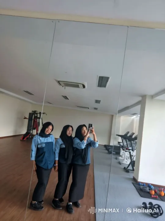 Women Perform Coordinated Kung Fu in Gym – AI Generated Video | Hailuo AI