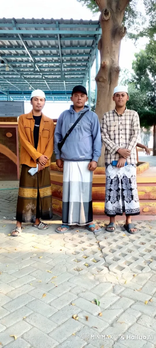Individuals in Traditional Attire Engage in Altercation – AI Generated Video | Hailuo AI
