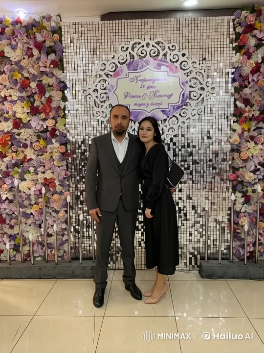 Couple's Live2D Kungfu Battle in Floral Setting – AI Generated Video | Hailuo AI