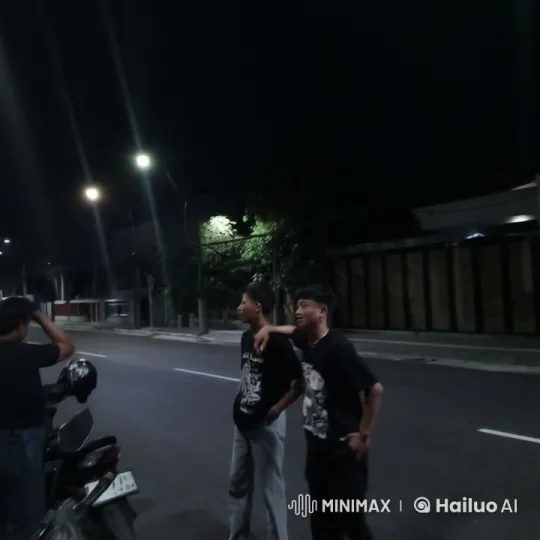 Nighttime Kung Fu Display on Urban Street – AI Generated Video | Hailuo AI