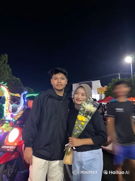 Couple Showcases Kungfu at Bustling Night Market – AI Generated Video | Hailuo AI