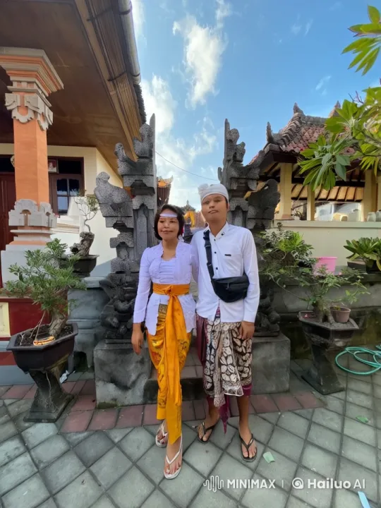 Balinese Dancers Showcase Kung Fu at Temple Gate – AI Generated Video | Hailuo AI