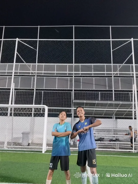 Soccer Players Display Kung Fu Skills on Artificial Turf – AI Generated Video | Hailuo AI