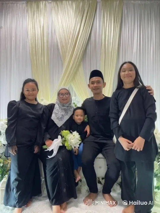 Family Demonstrates Martial Arts Skills in Elegant Setting – AI Generated Video | Hailuo AI