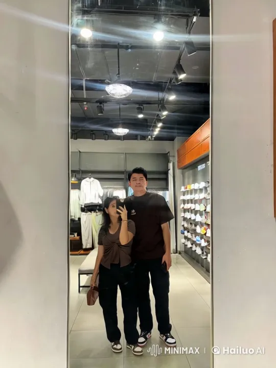 Couple Showcases Martial Arts Skills in Modern Store – AI Generated Video | Hailuo AI