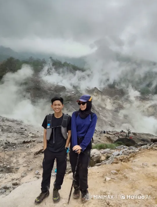 Martial Artists Showcase Skills in Misty Mountain Setting – AI Generated Video | Hailuo AI