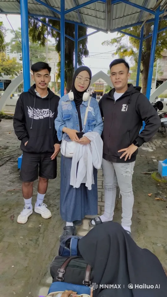 Outdoor Kung Fu Practice with Four Individuals – AI Generated Video | Hailuo AI