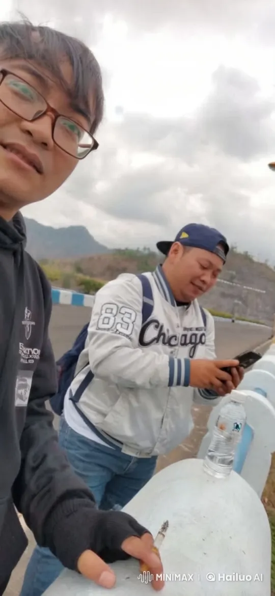 Kung Fu Master Demonstrates Skill on Mountain Road – AI Generated Video | Hailuo AI