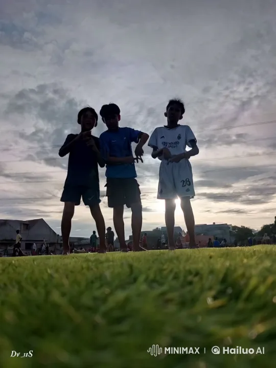 Boys Perform Synchronized Kung Fu Jumps in Sunset Silhouette – AI Generated Video | Hailuo AI