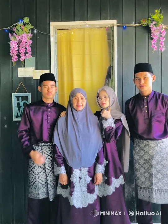 Family Showcases Kungfu Skills in Coordinated Performance – AI Generated Video | Hailuo AI