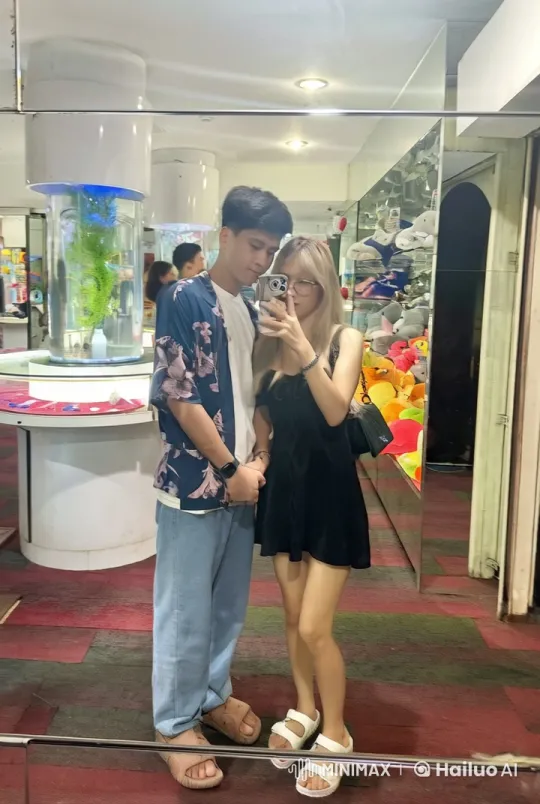 Couple Engages in Dramatic Kung Fu Fight in Arcade – AI Generated Video | Hailuo AI
