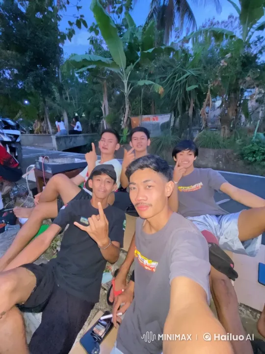 Friends Watch Dramatic Kungfu Display in Tropical Setting – AI Generated Video | Hailuo AI