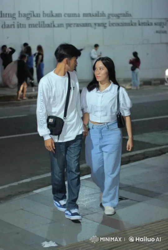 Couple's Intense Kung Fu Performance on City Sidewalk – AI Generated Video | Hailuo AI