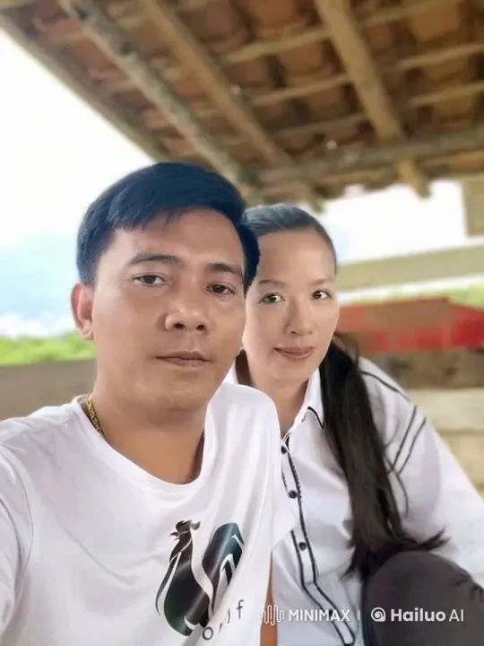 Casual Attire Kung Fu Duel in Rustic Setting – AI Generated Video | Hailuo AI