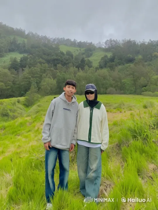Dynamic Kung Fu Demonstration in Scenic Hills – AI Generated Video | Hailuo AI