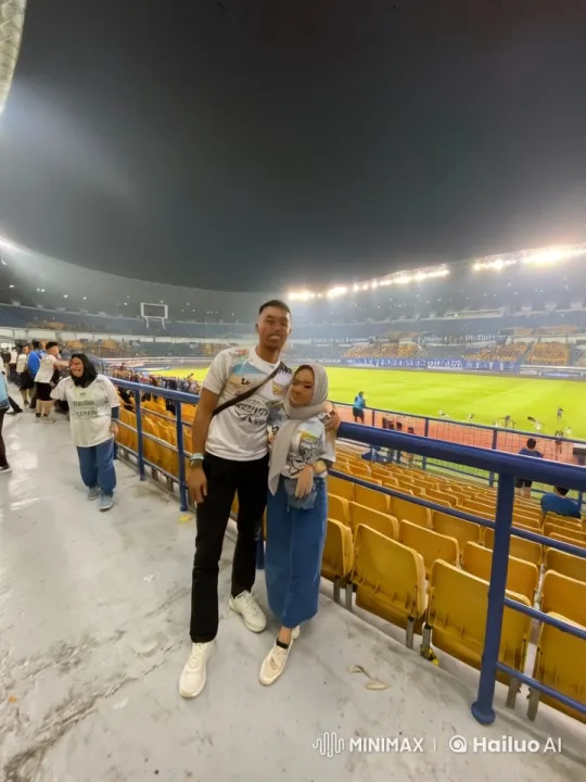 Synchronized Martial Arts and Dance Performance in Stadium – AI Generated Video | Hailuo AI