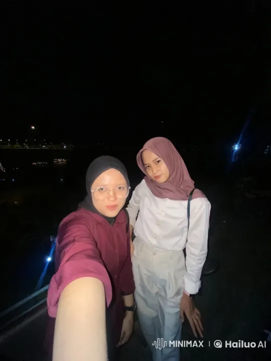 Nighttime Martial Arts Display by Two Women – AI Generated Video | Hailuo AI