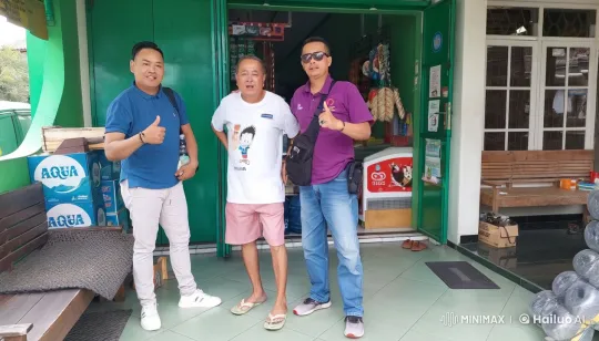Local Store Setting for Energetic Kung Fu Display – AI Generated Video | Hailuo AI