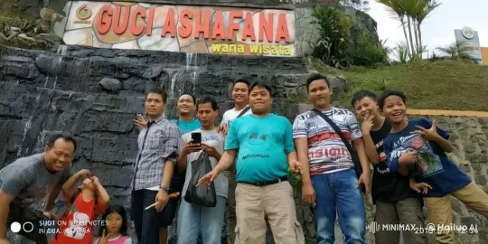 Friends Enjoy Playful Kung Fu by Waterfall in Lush Setting – AI Generated Video | Hailuo AI