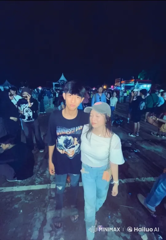 Young Man Performs Kungfu at Lively Night Event – AI Generated Video | Hailuo AI