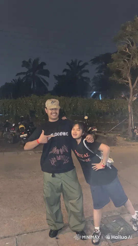 Nighttime Kung Fu Display with Graphic T-Shirts – AI Generated Video | Hailuo AI