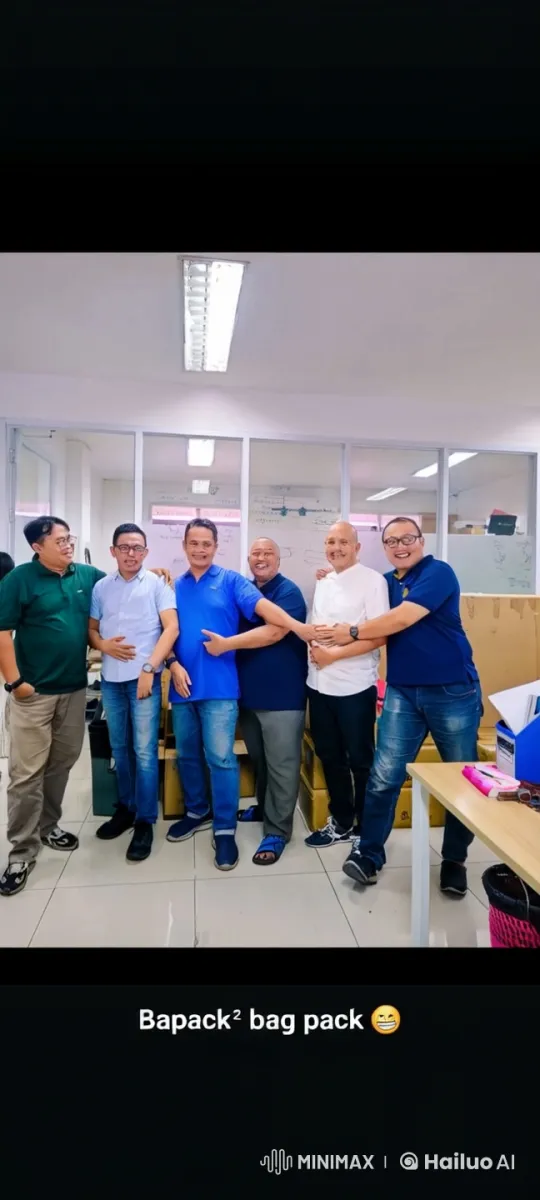 Kung Fu Poses: Office Friendship Display – AI Generated Video | Hailuo AI
