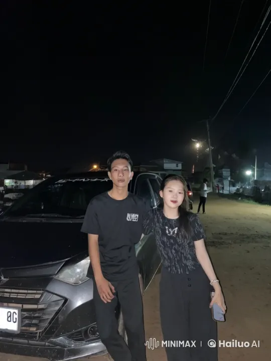 Nighttime Kungfu Showdown in Dimly Lit Street – AI Generated Video | Hailuo AI