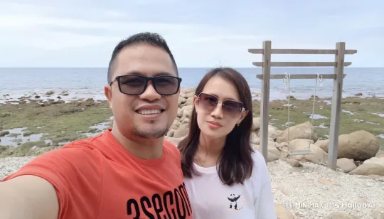 Kung Fu Duo Showcases Martial Arts by the Sea – AI Generated Video | Hailuo AI