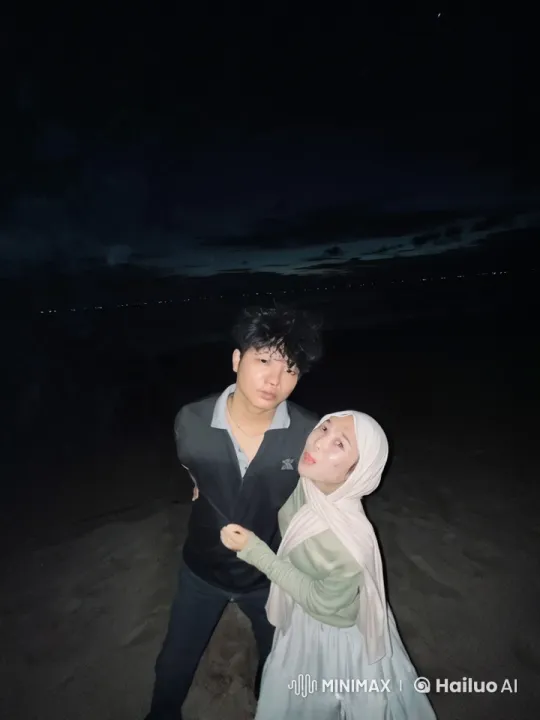 Nocturnal Beach Kungfu Duel Under Starlit Sky – AI Generated Video | Hailuo AI