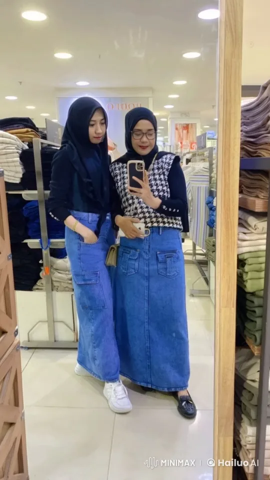 Modestly Dressed Women Perform Kungfu in Clothing Store – AI Generated Video | Hailuo AI