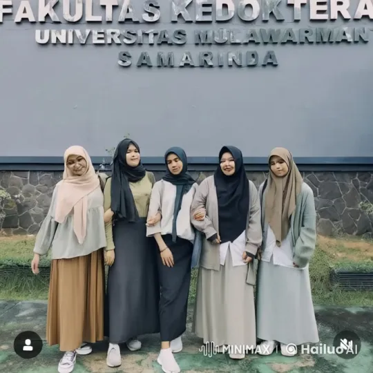 Women Perform Synchronized Kung Fu at Mulawarman University – AI Generated Video | Hailuo AI
