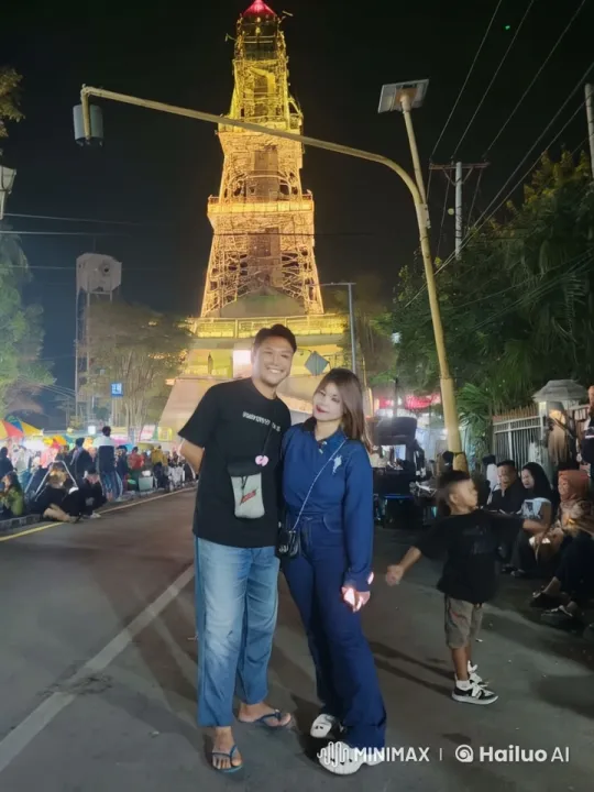 Vibrant Night Market: Impressive Kungfu Performance – AI Generated Video | Hailuo AI