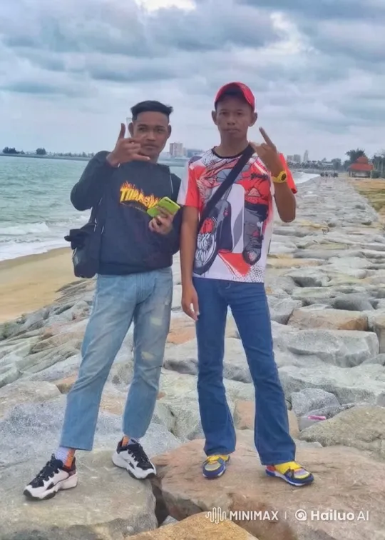 Young Men Perform Kungfu on Rocky Shoreline – AI Generated Video | Hailuo AI