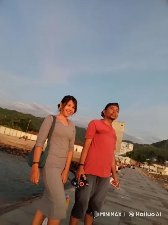 Kung Fu Sparring on a Seaside Pier – AI Generated Video | Hailuo AI