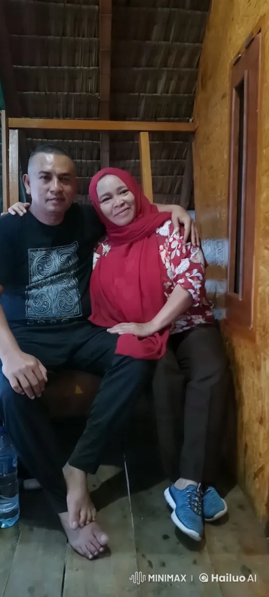 Comfortable Friendship in a Cozy Wooden Room – AI Generated Video | Hailuo AI