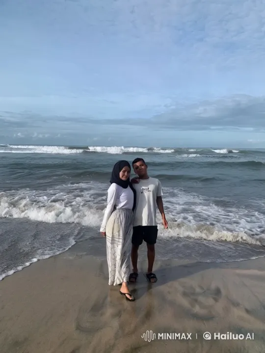 Traditional Jaipong Dance on the Beach – AI Generated Video | Hailuo AI