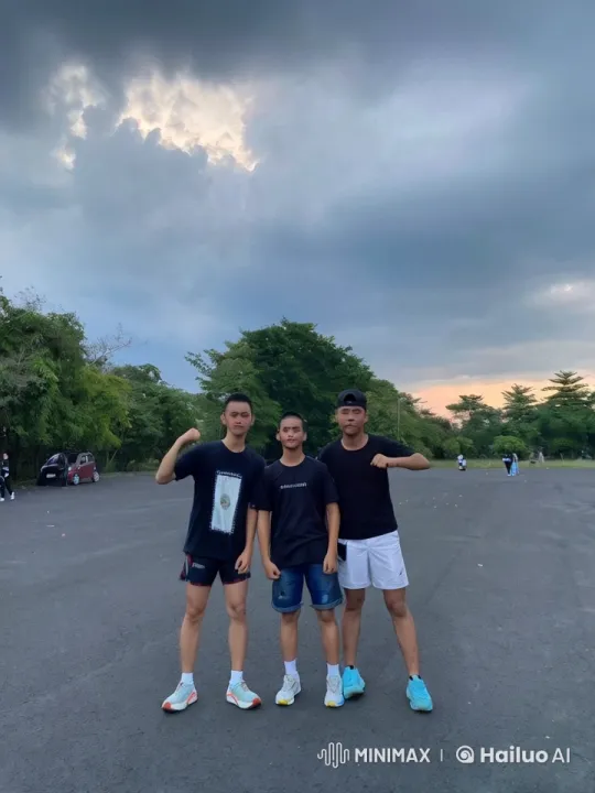 Young Men Practicing Kungfu in Outdoor Setting – AI Generated Video | Hailuo AI