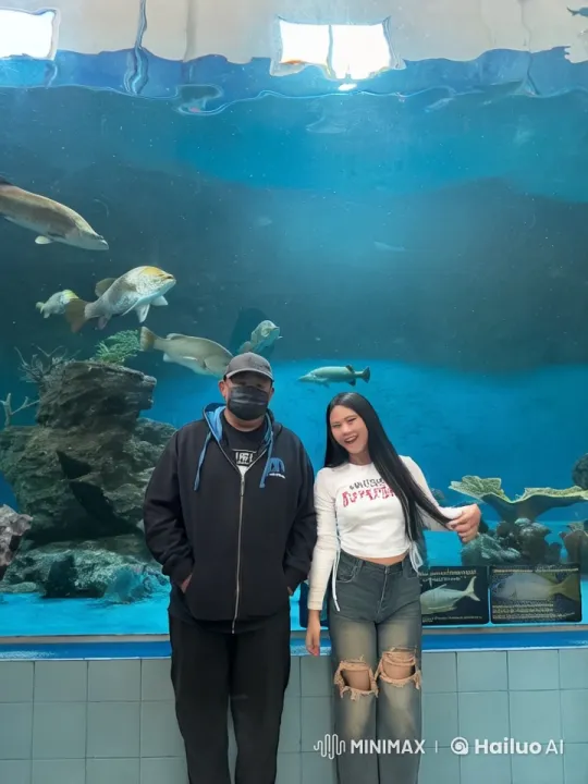 Martial Arts Display in Aquarium Setting – AI Generated Video | Hailuo AI