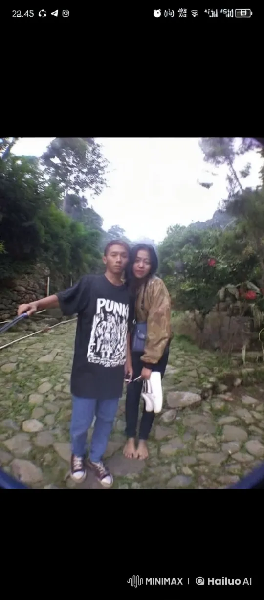 Punk vs Camouflage: Outdoor Kung Fu Showdown – AI Generated Video | Hailuo AI