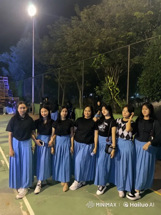 Young Women Perform Synchronized Kung Fu in Nighttime Court – AI Generated Video | Hailuo AI
