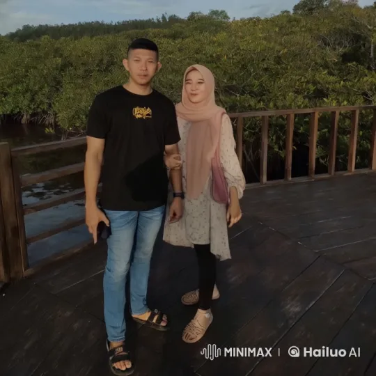 Martial Artist Performs Kungfu on Forest Deck – AI Generated Video | Hailuo AI