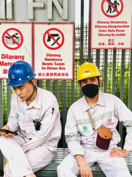 Workers Perform Impressive Kung Fu on Metal Bench – AI Generated Video | Hailuo AI
