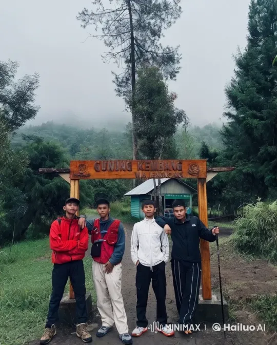 Kungfu Performance in Misty Gunung Kembang Forest – AI Generated Video | Hailuo AI