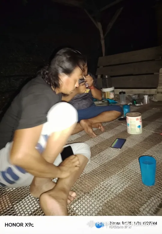 Outdoor Nighttime Martial Arts Fight Scene – AI Generated Video | Hailuo AI