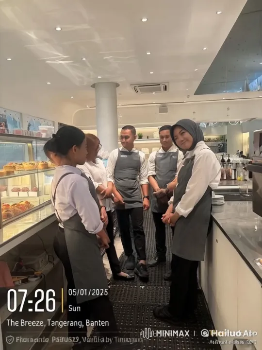 Cafe Staff Member Performs Impressive Kungfu in Tangerang – AI Generated Video | Hailuo AI