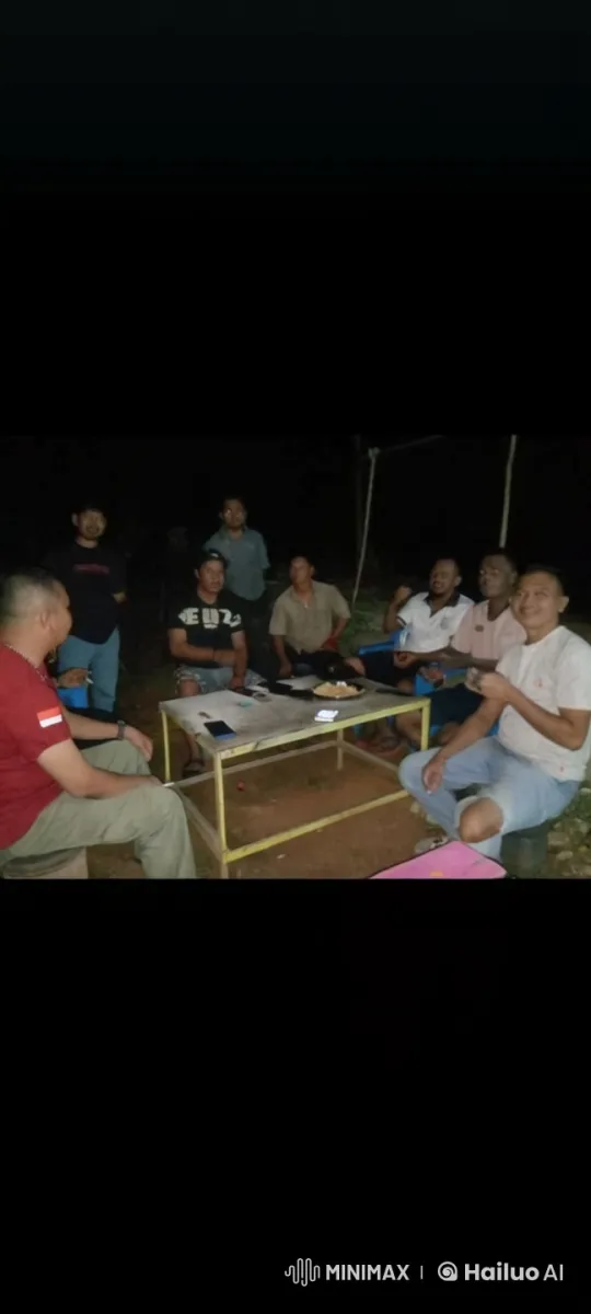 Nighttime Outdoor Gathering with Casual Conversation – AI Generated Video | Hailuo AI